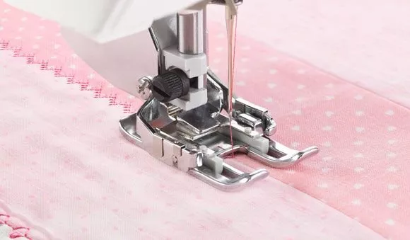 Changeable Open Toe Foot for Interchangeable Dual Feed