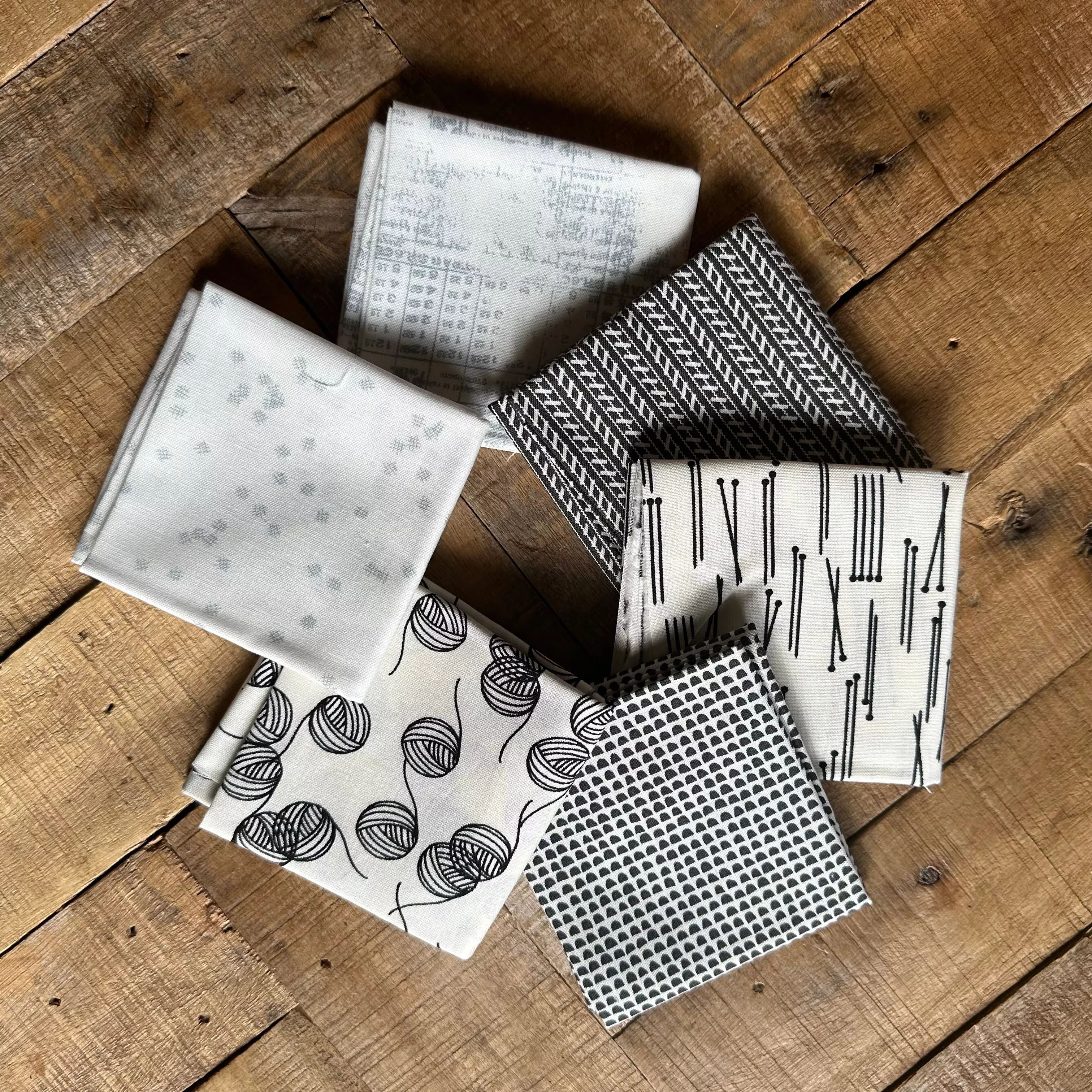 Colour Block Fat Eighth Bundle in Black & White