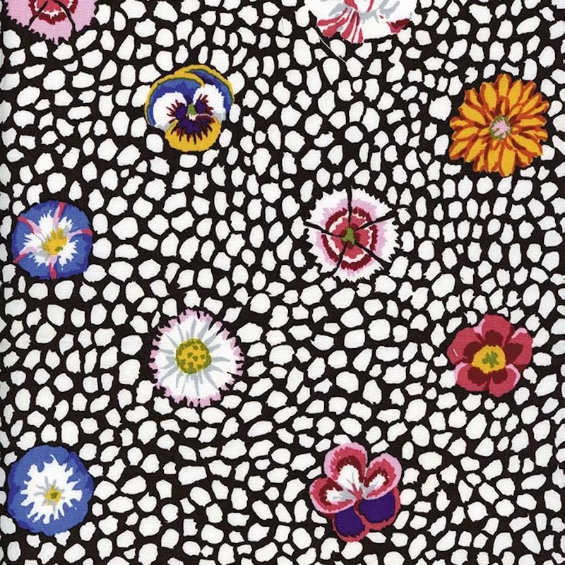 Kaffe Fassett - Guinea Flower - White