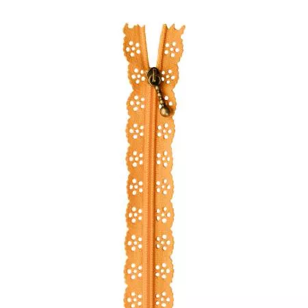 Lace Zipper 14in Apricot