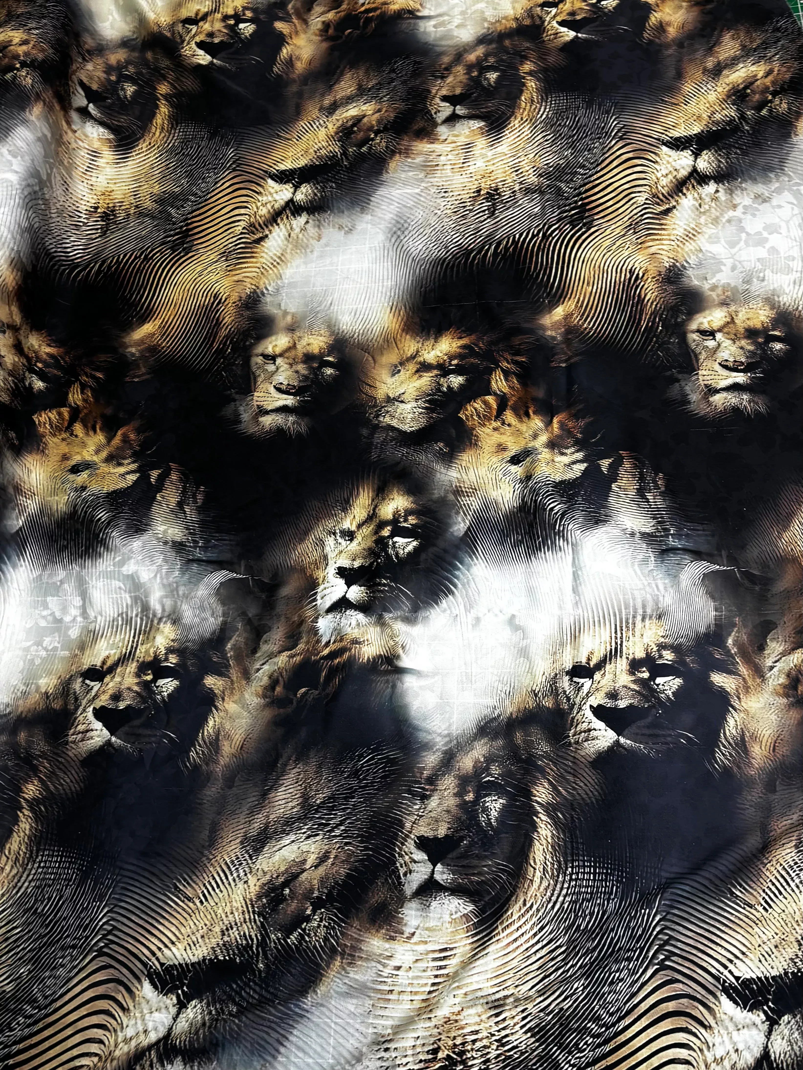 The Lion Print | Viscose poly Blend