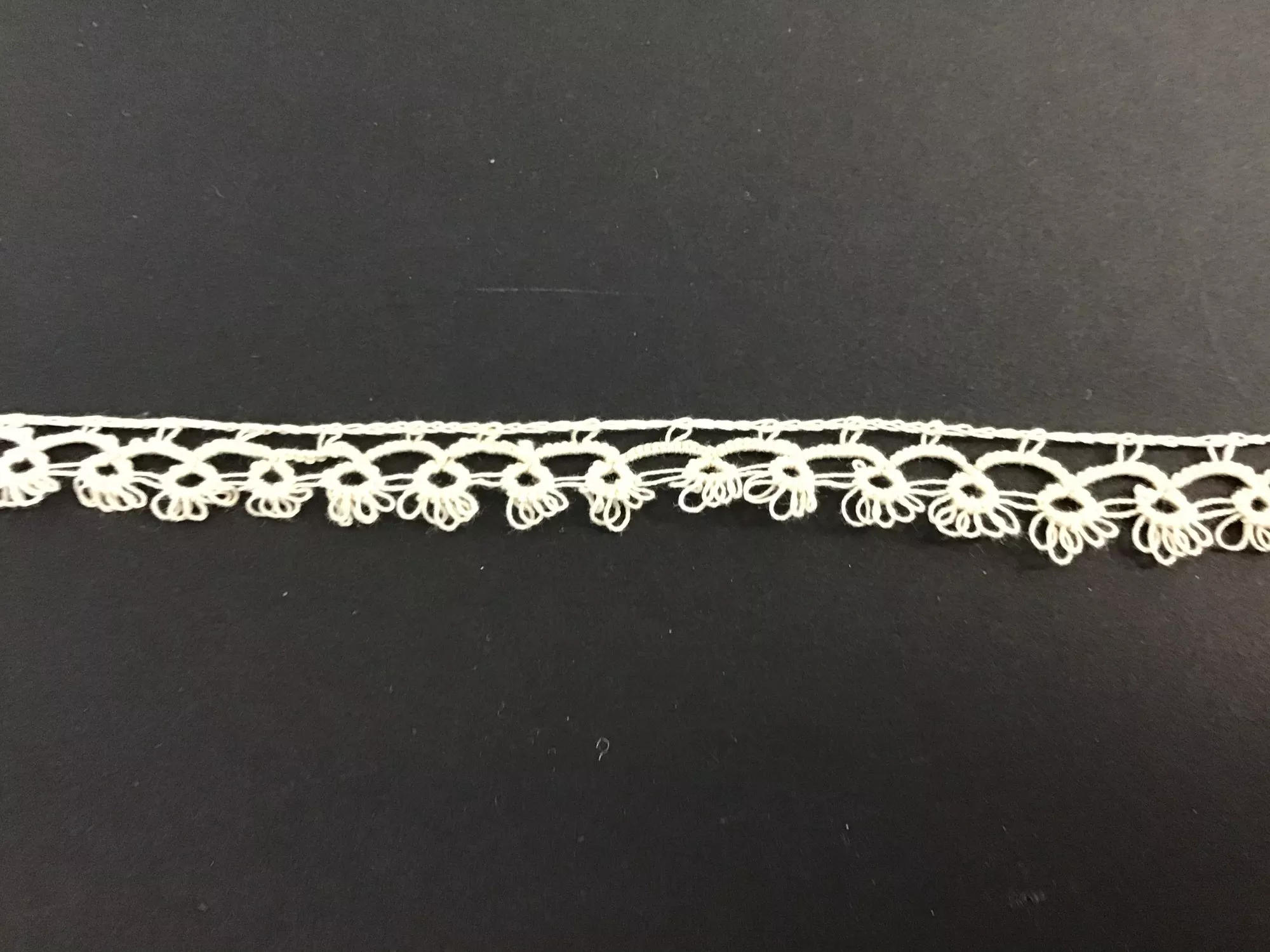 Tatted Lace Edging 3/8 Inch Ecru L203-12