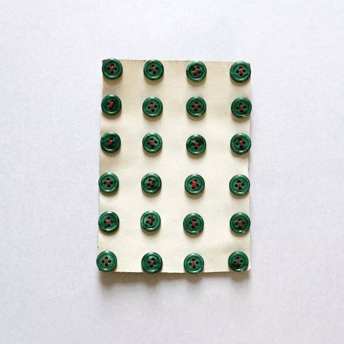 Vintage Button Cards – Emerald 13mm