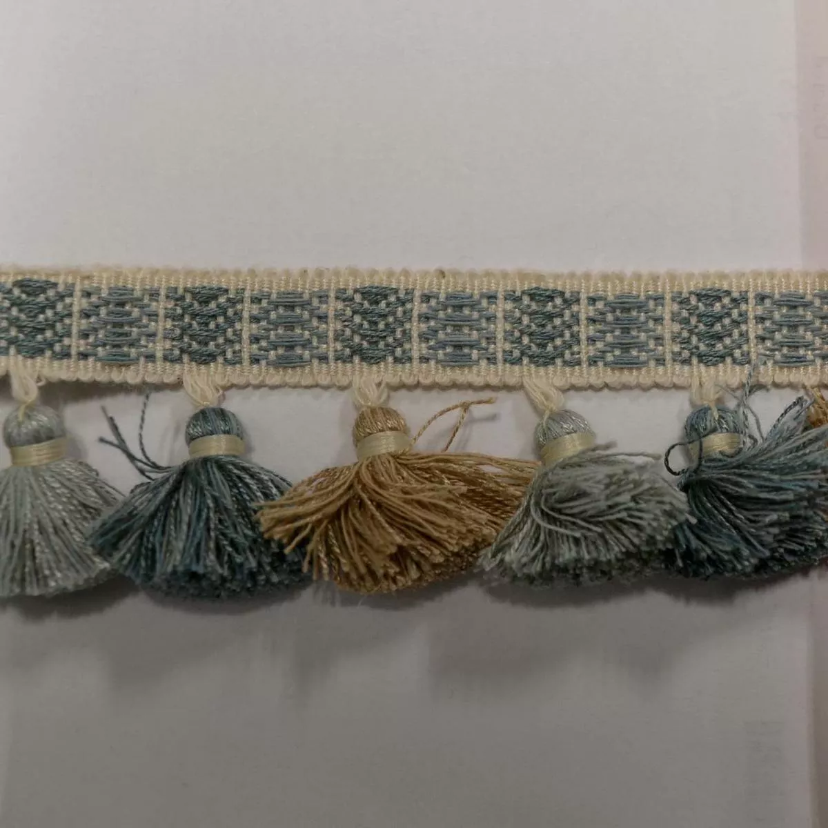 ZN100 387 Tassel Classical Elements Trim